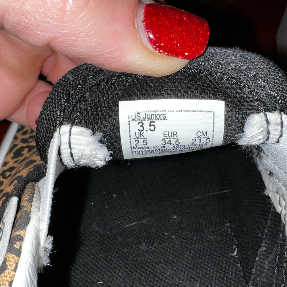 Vans - Picture 6 of 6